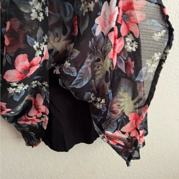 🆕Hollister Black Floral Halter Dress SX🆕 - Picture 7 of 13